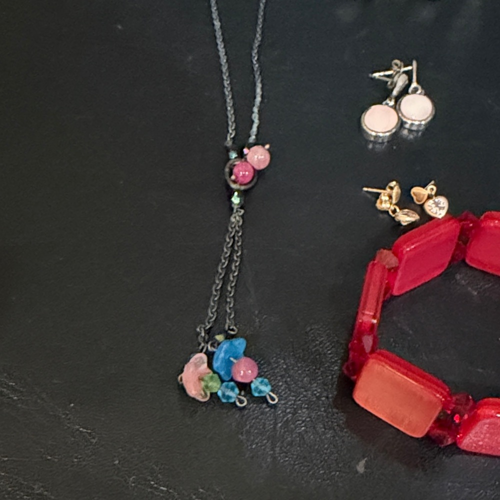 Necklace and Earring Sets - Lot of 12 items - Picture 6 of 9
